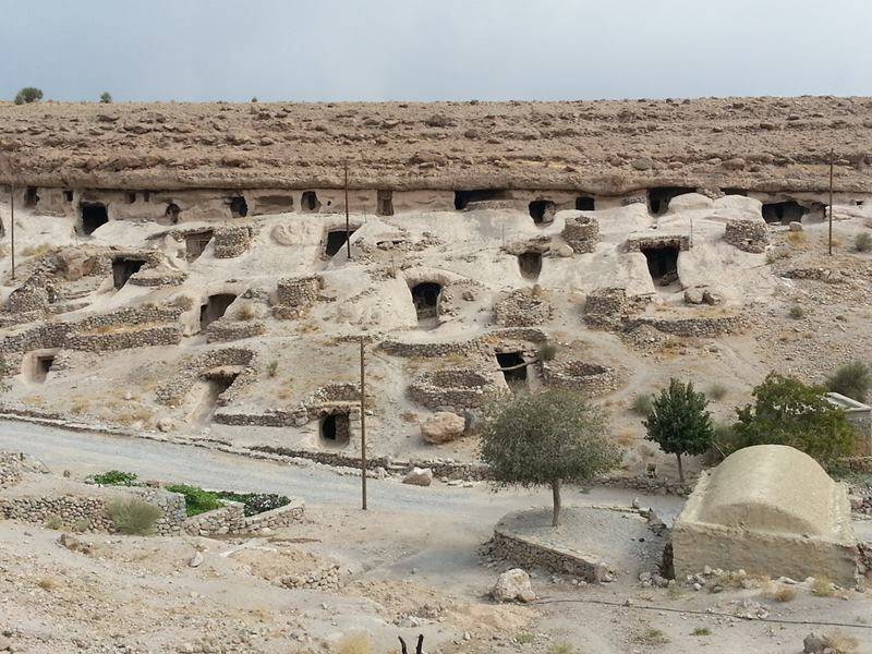 Maymand-12000-year-old-cave-village-of-Iran-001